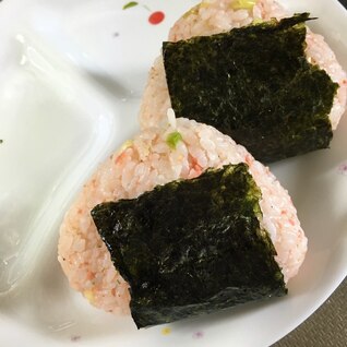 ごま油風味の鮭おにぎり